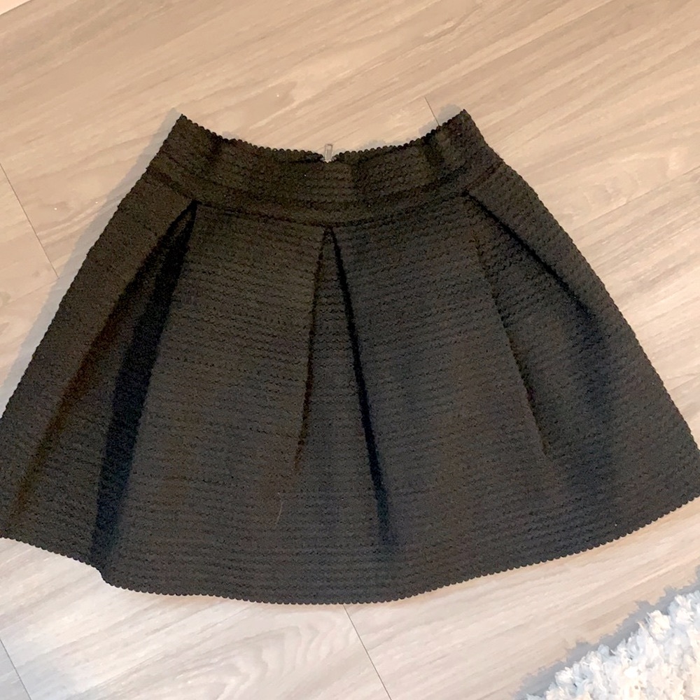 Black pleated skirt